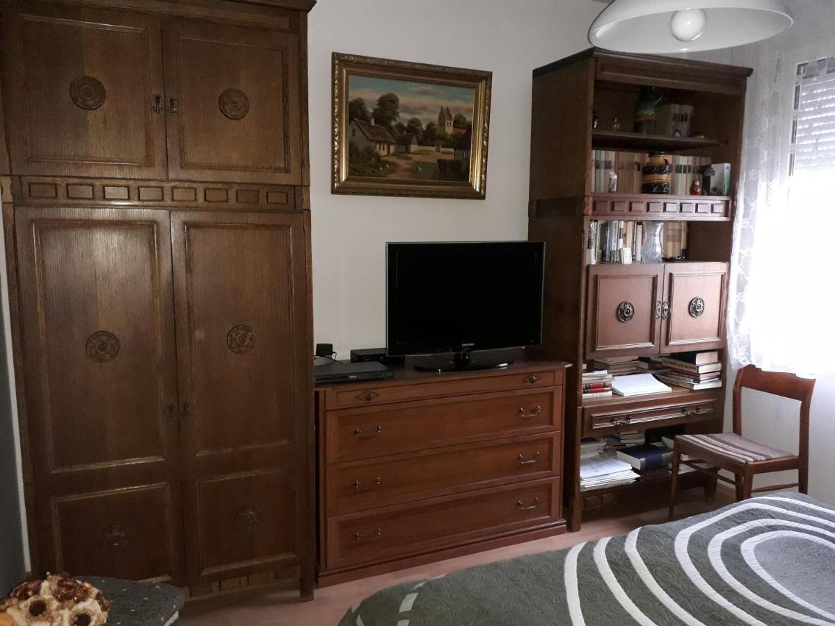 Annika Apartman Егер Екстериор снимка