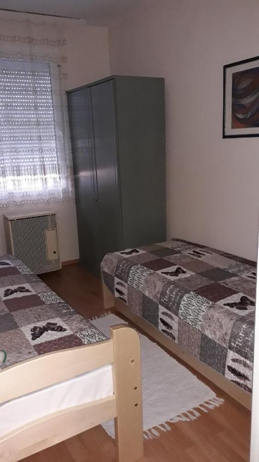 Annika Apartman Егер Екстериор снимка