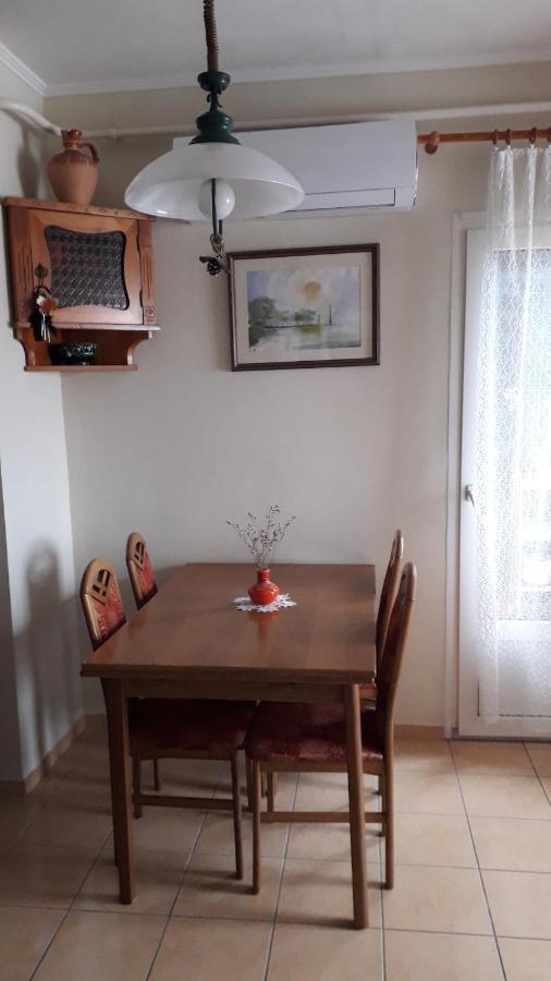 Annika Apartman Егер Екстериор снимка