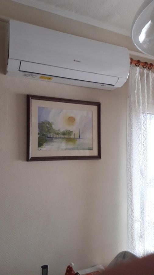 Annika Apartman Егер Екстериор снимка