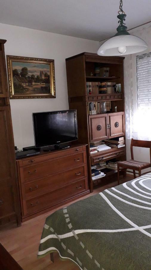 Annika Apartman Егер Екстериор снимка