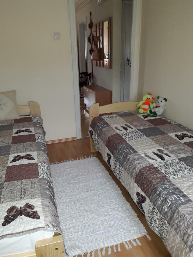 Annika Apartman Егер Екстериор снимка